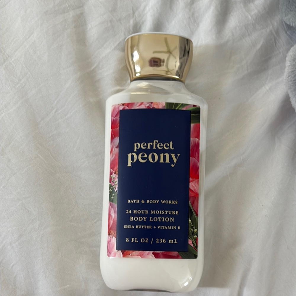 Bath & Body Works Perfect Peony Body Lotion - White